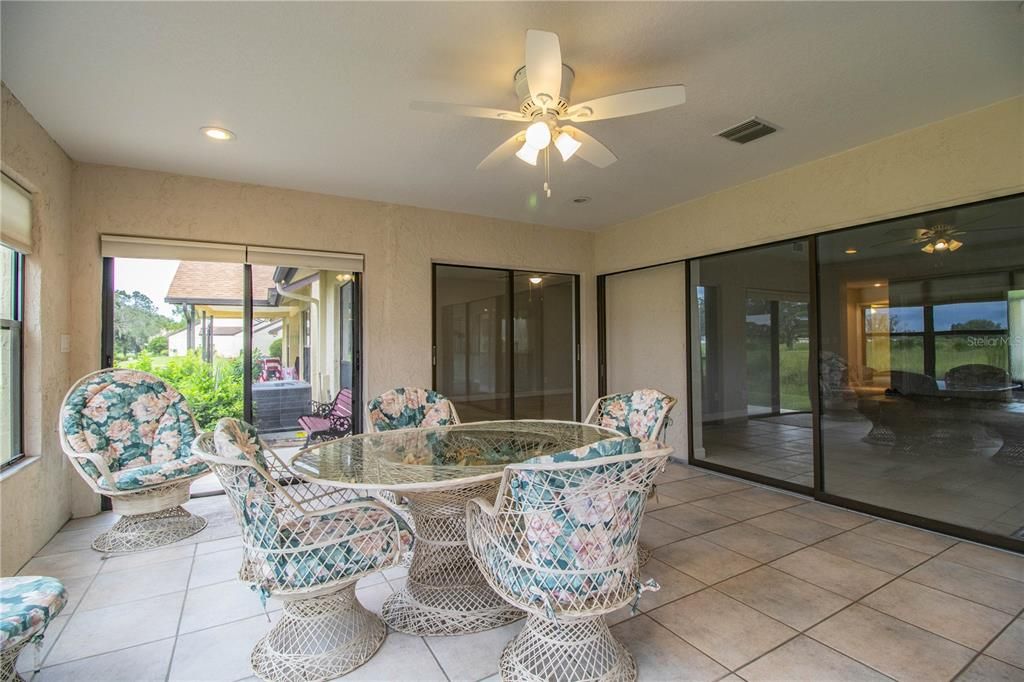 Dining room, Interior, Recessed Lighting