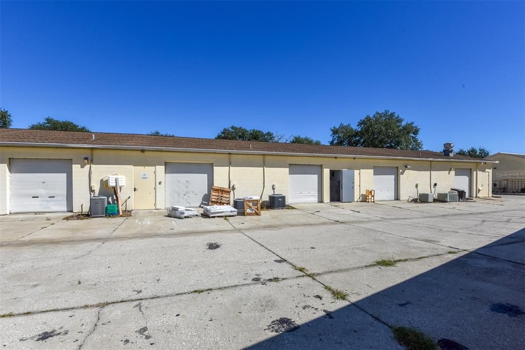 Attached, Exterior, Facade, Ranch