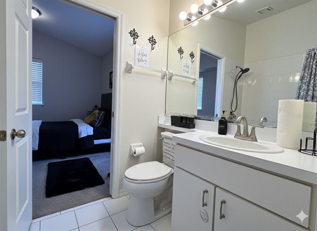 Bathroom, Bedroom, Dual Sink Vanities, Interior