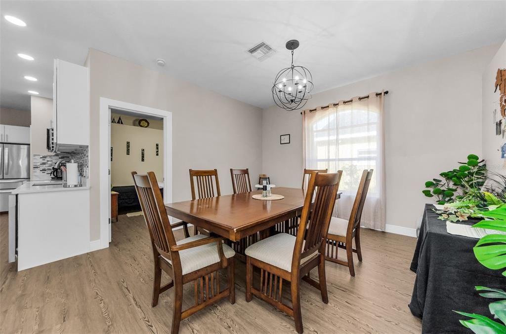 Chandelier, Dining room, Interior, Kitchen, Recessed Lighting, Wood Texture Flooring