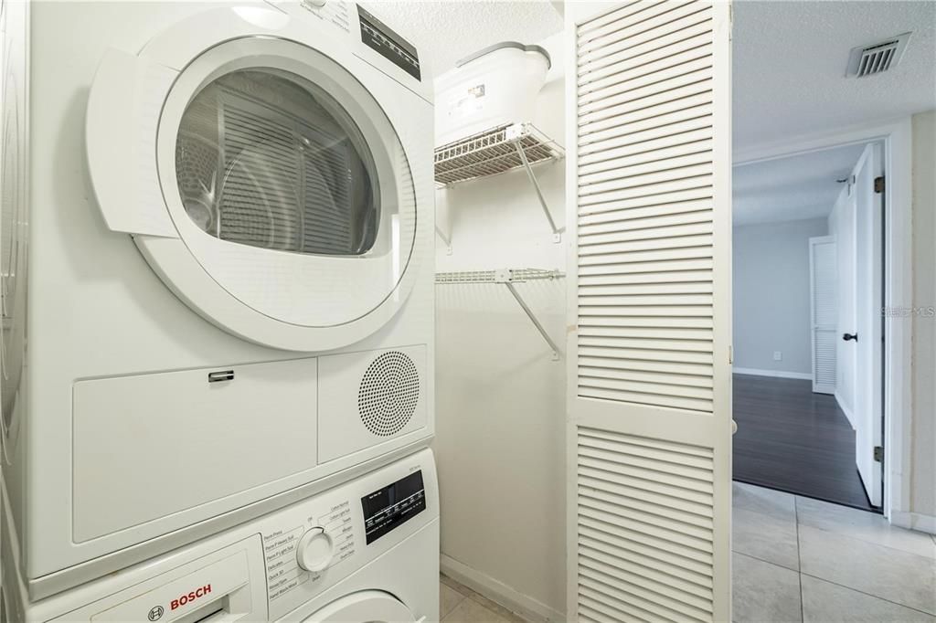 Interior, Utility Closets, Washer, Wood Texture Flooring