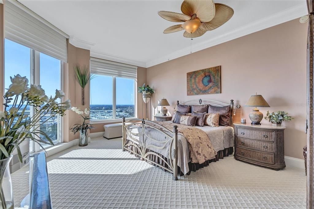 Bedroom, Interior, Water