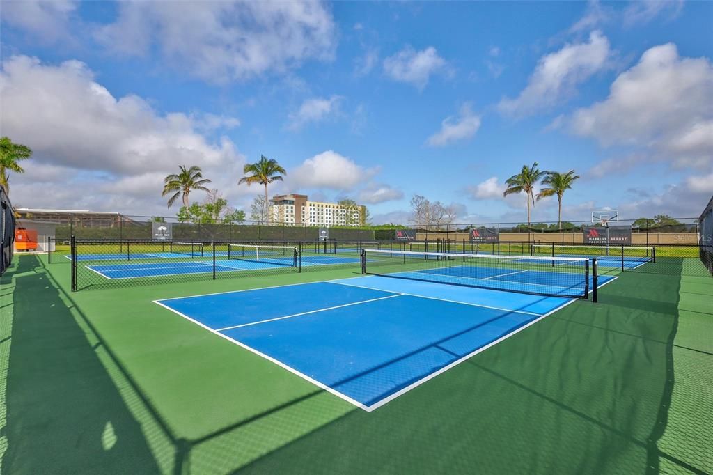 Exterior, Tennis Courts