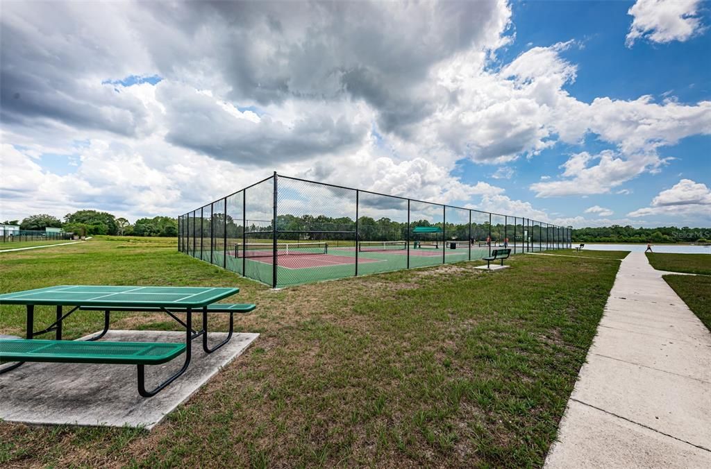 Exterior, Tennis Courts