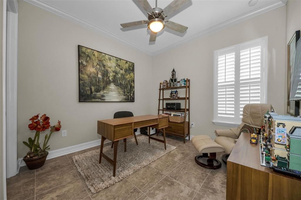 Home Office, Interior