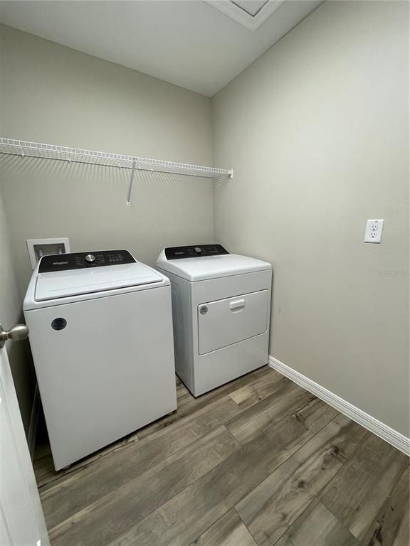 Interior, Washer, Wood Texture Flooring