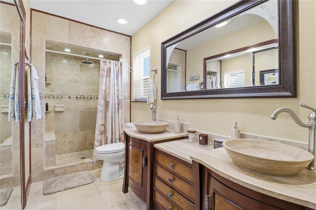 Bathroom, Dual Sink Vanities, Interior, Recessed Lighting