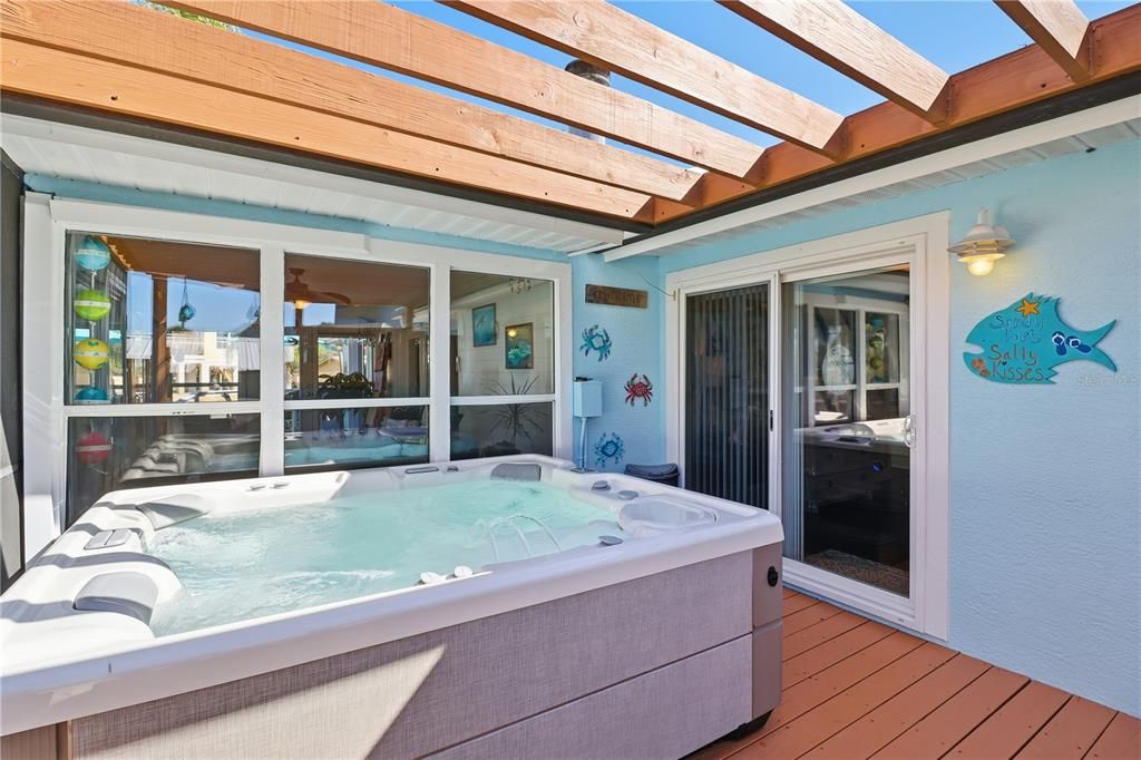Exterior, Hot Tub