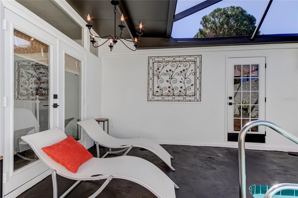 Chandelier, Interior, Sun Room