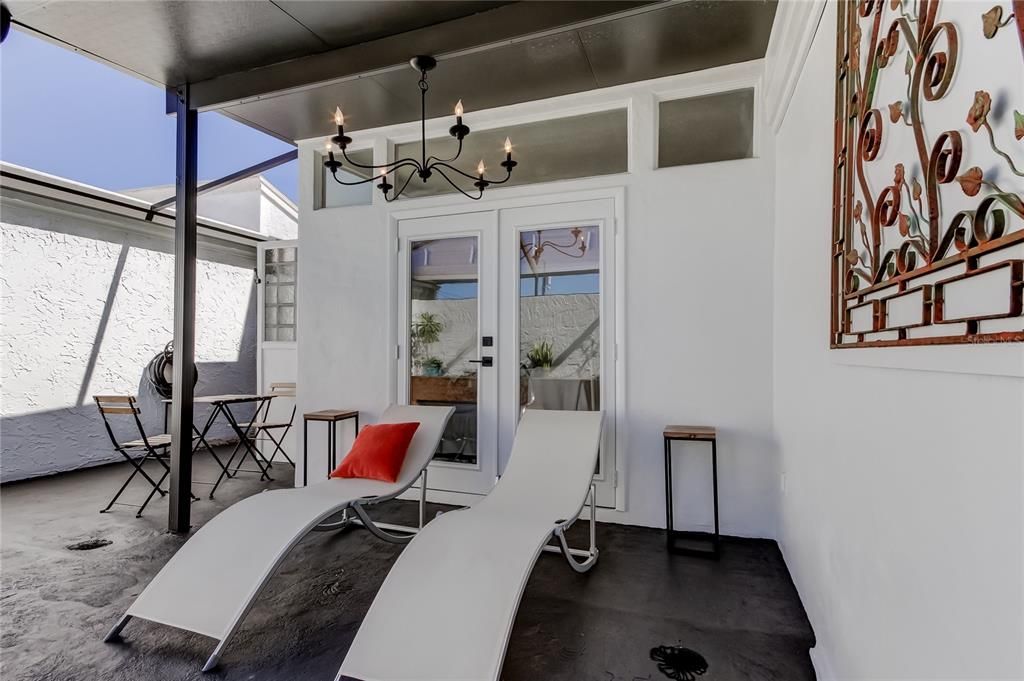 Chandelier, Interior