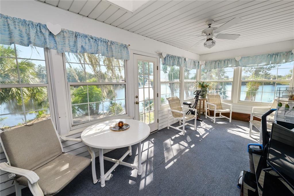 Interior, Sun Room, Water