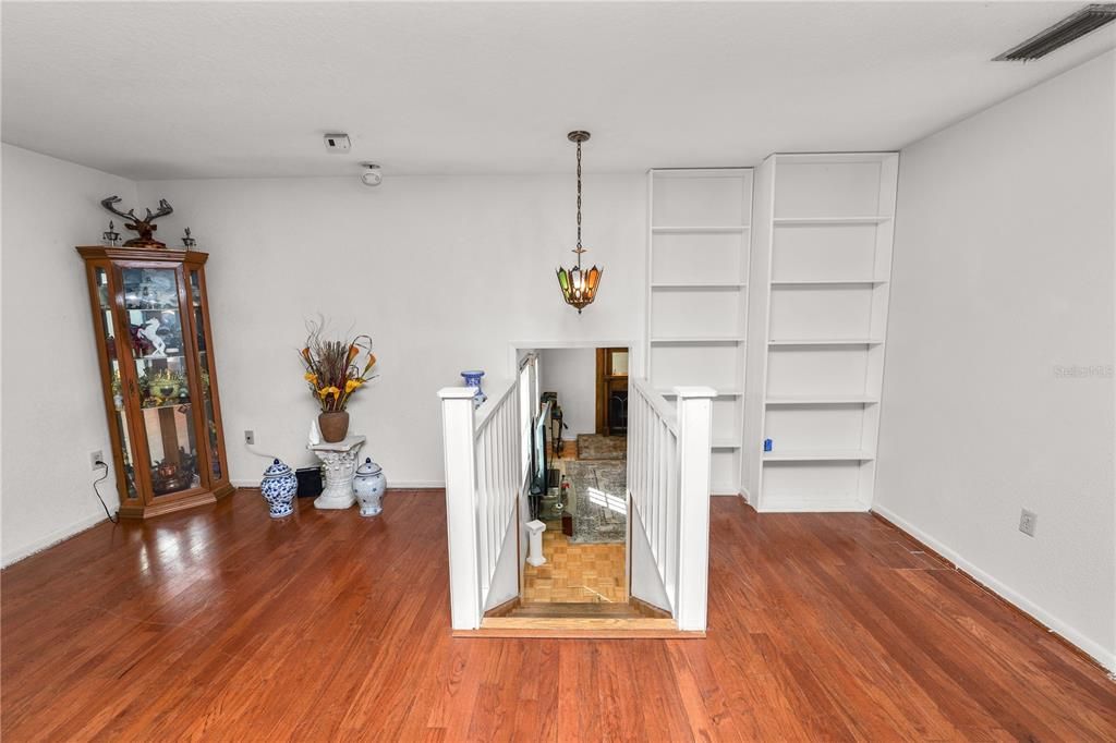 Interior, Pendant Lights, Wood Texture Flooring