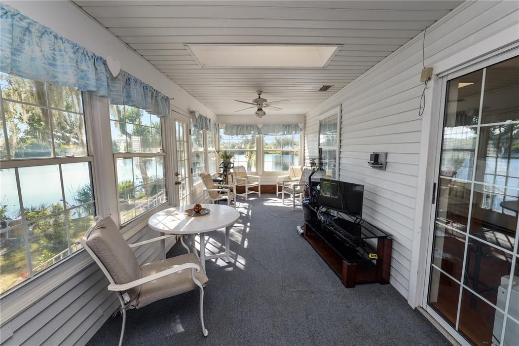 Dining room, Interior, Sun Room, Water
