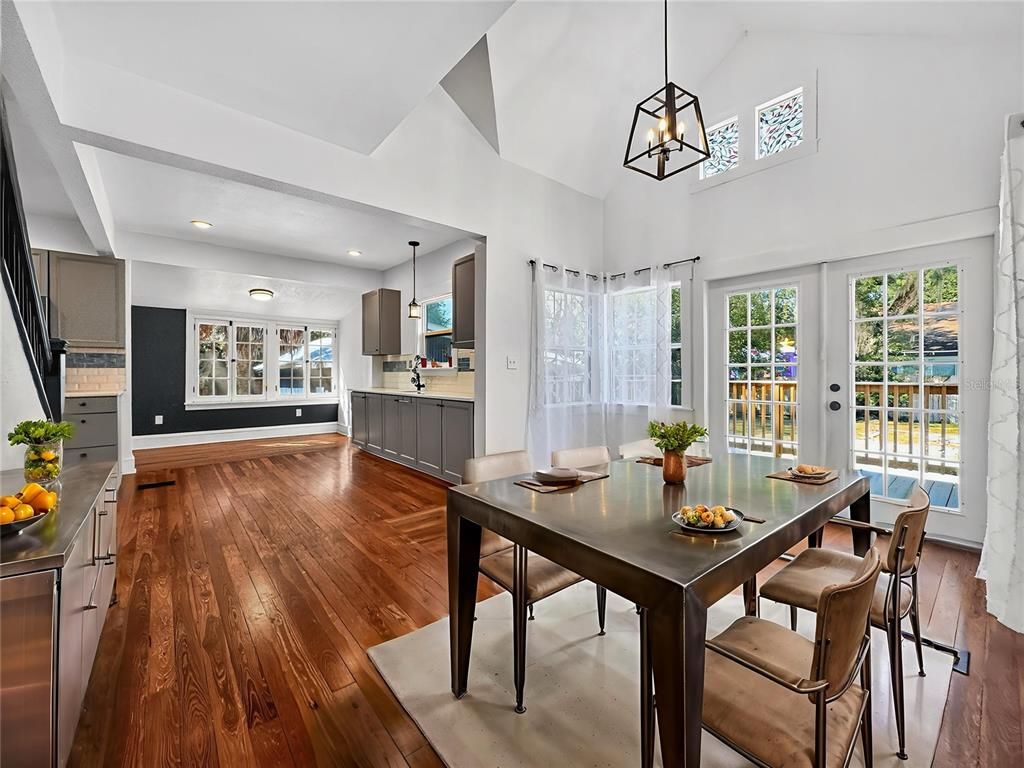 Dining room, Interior, Kitchen, Pendant Lights, Recessed Lighting, Wood Texture Flooring