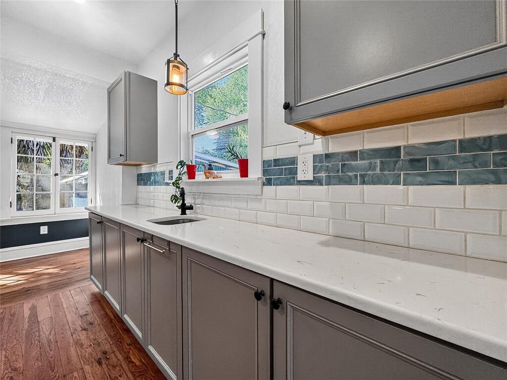 Interior, Kitchen, Pendant Lights, Wood Texture Flooring