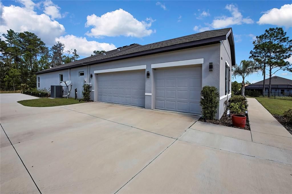Detached Garage, Exterior