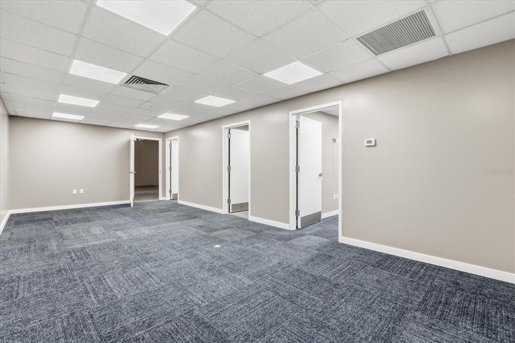Empty room, Interior, Recessed Lighting