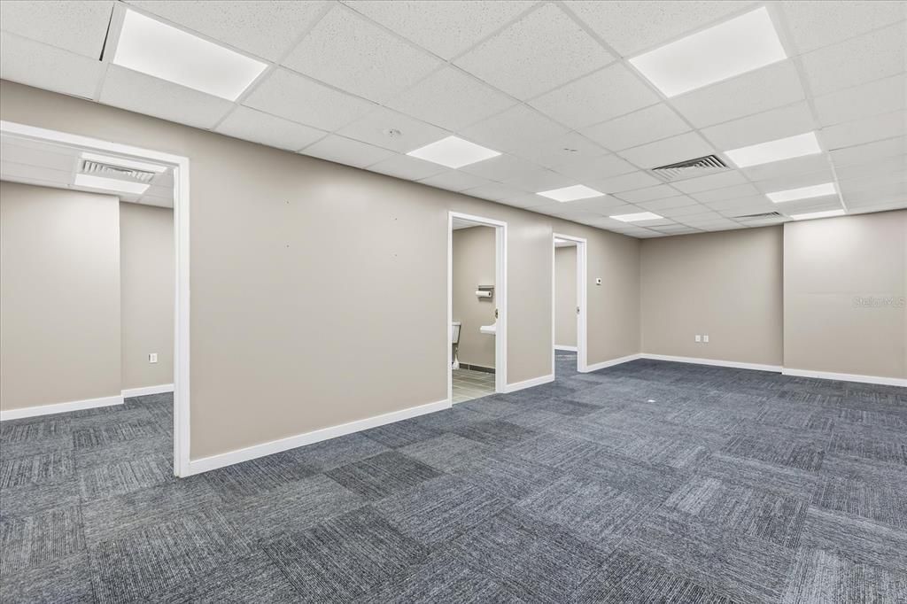Empty room, Interior, Recessed Lighting