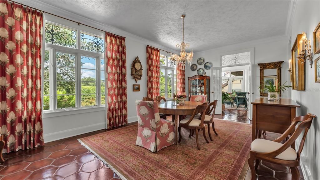 Chandelier, Dining room, Interior