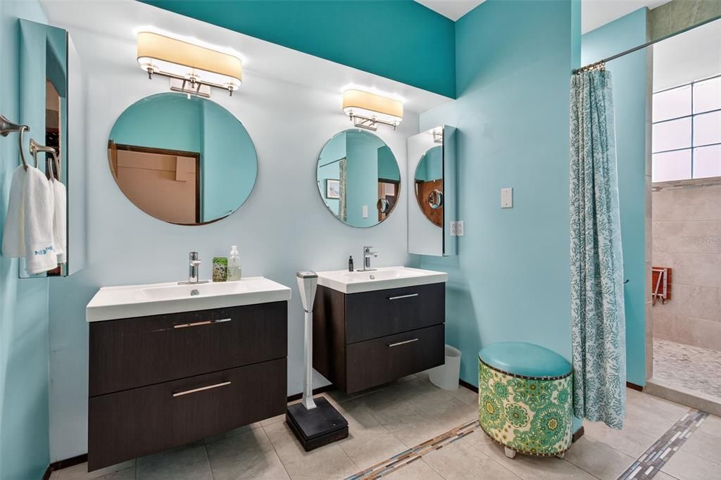 Bathroom, Dual Sink Vanities, Interior