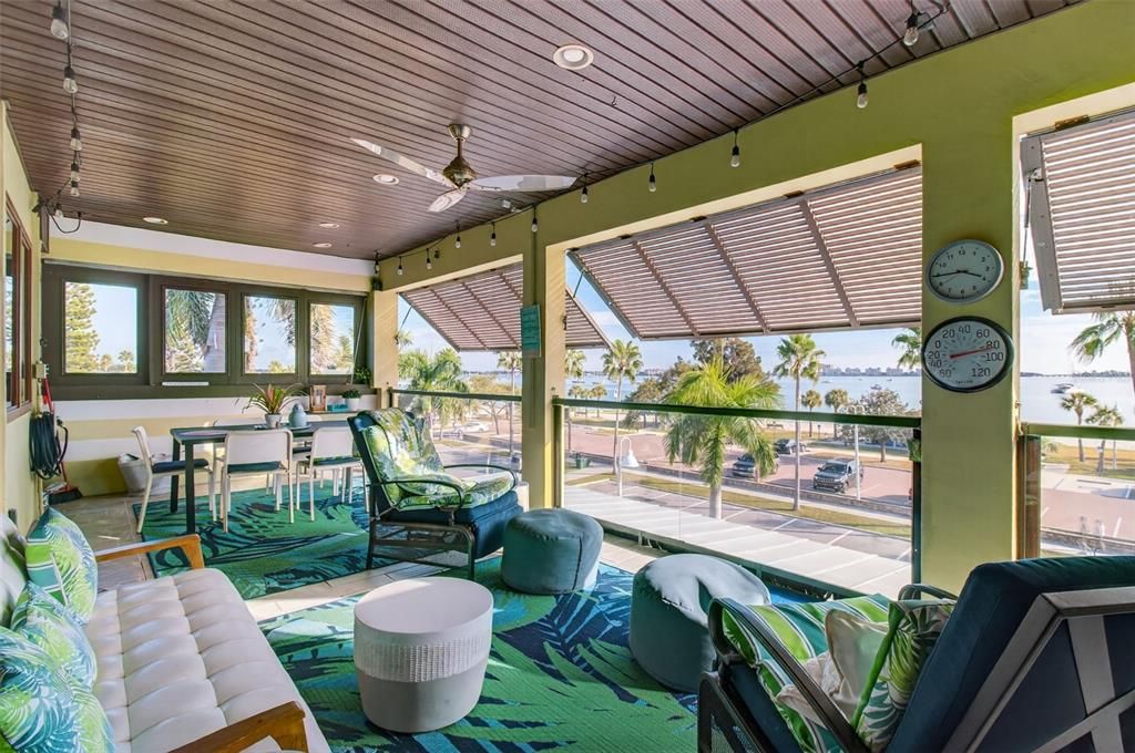 Dining room, Interior, Recessed Lighting, Sun Room, Water