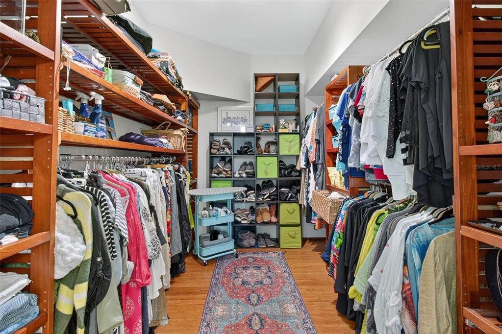 Interior, Walk-in Closets, Wood Texture Flooring