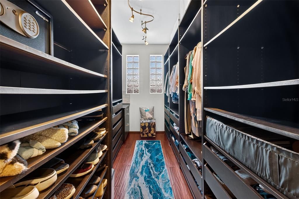 Interior, Walk-in Closets