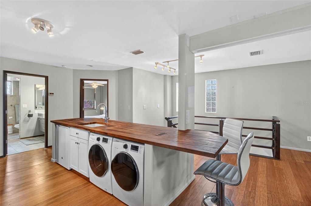 Dining room, Interior, Washer, Wood Texture Flooring
