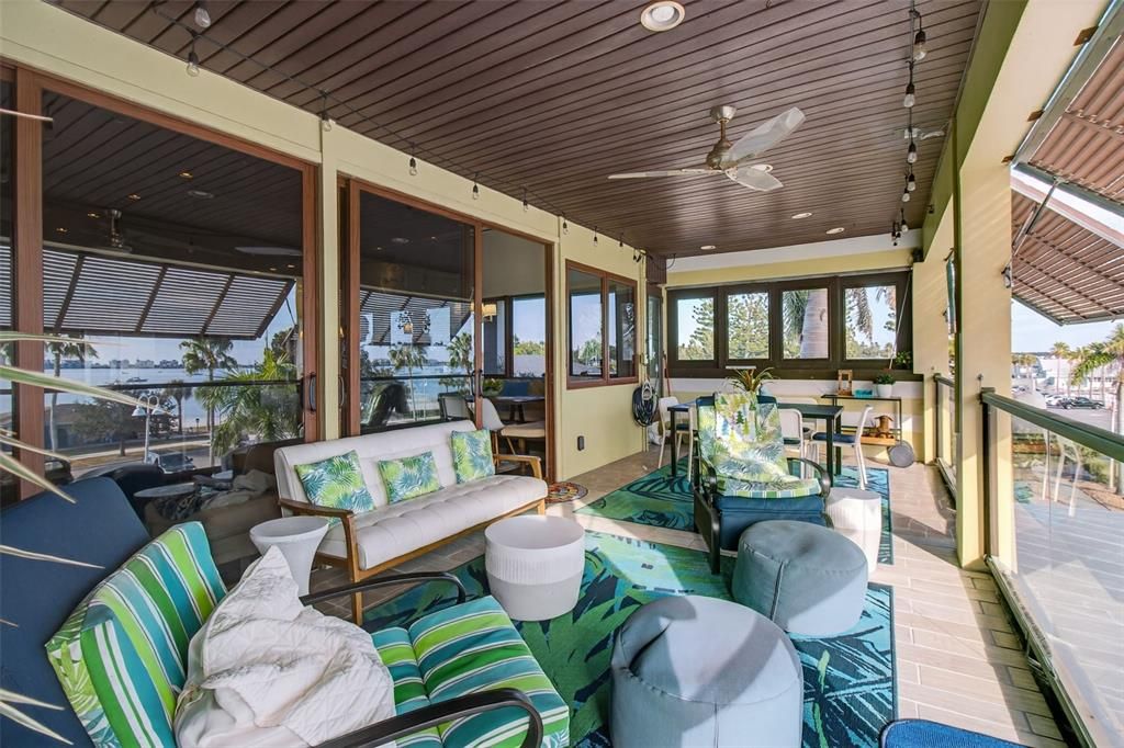 Interior, Living room, Recessed Lighting, Sun Room