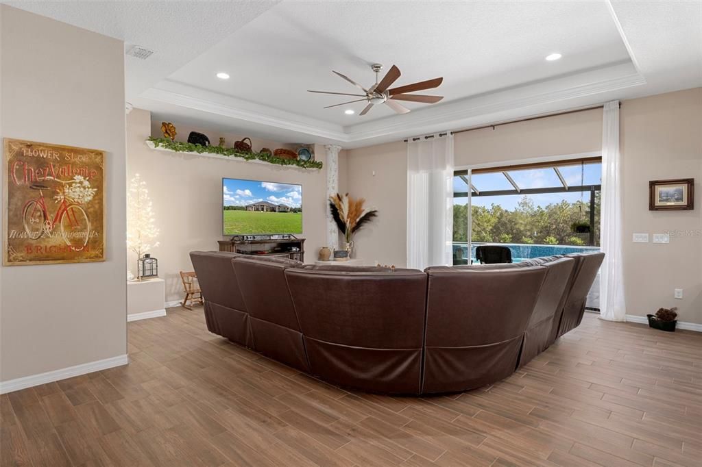 Interior, Living room, Recessed Lighting, Wood Texture Flooring