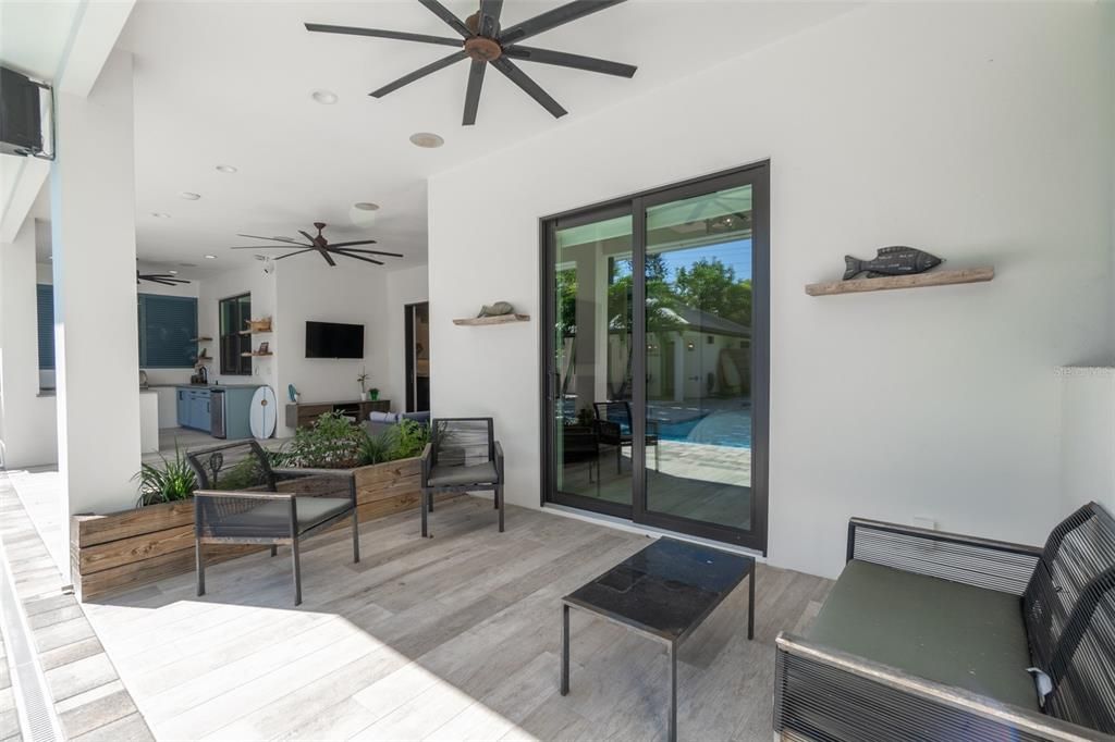 Exterior, Recessed Lighting