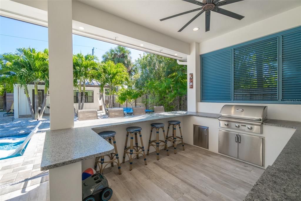 Exterior, Outdoor Kitchen, Recessed Lighting