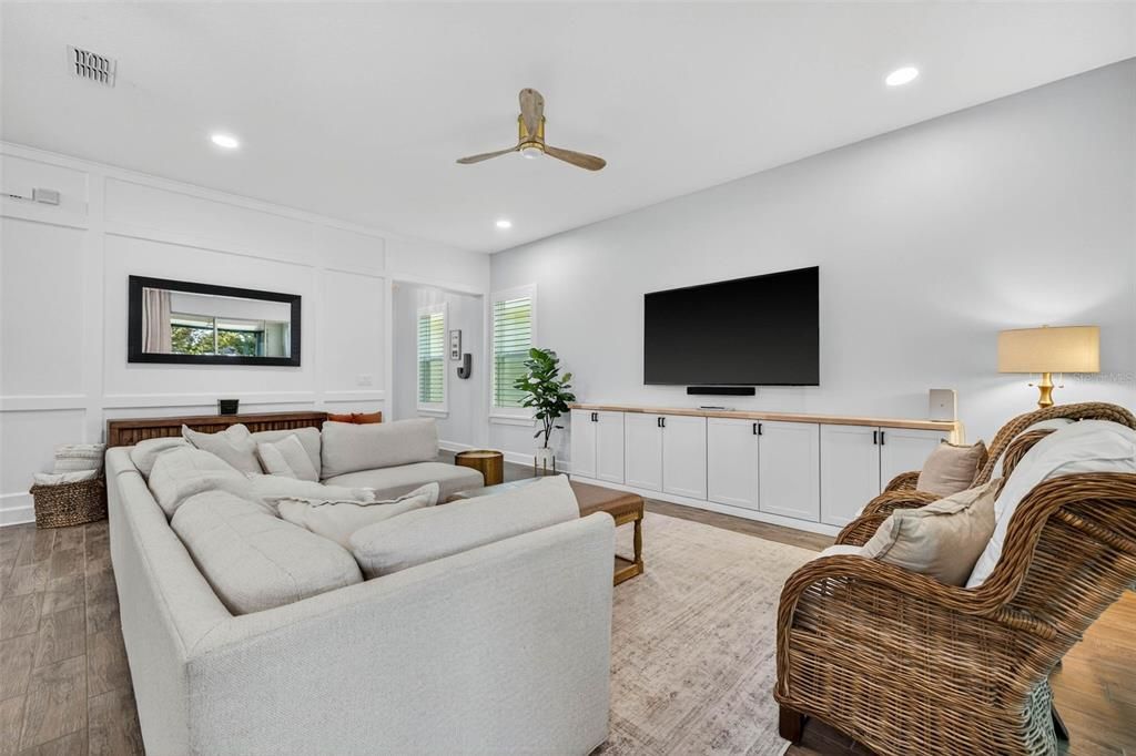 Interior, Living room, Recessed Lighting, Wood Texture Flooring