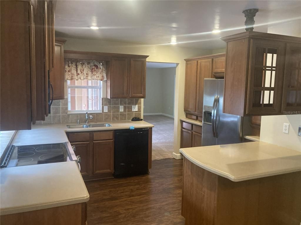 Interior, Kitchen, Recessed Lighting, Wood Texture Flooring