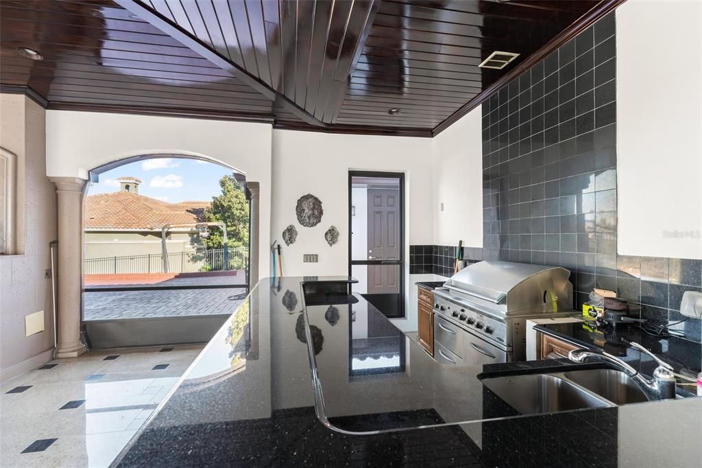 Exterior, Outdoor Kitchen