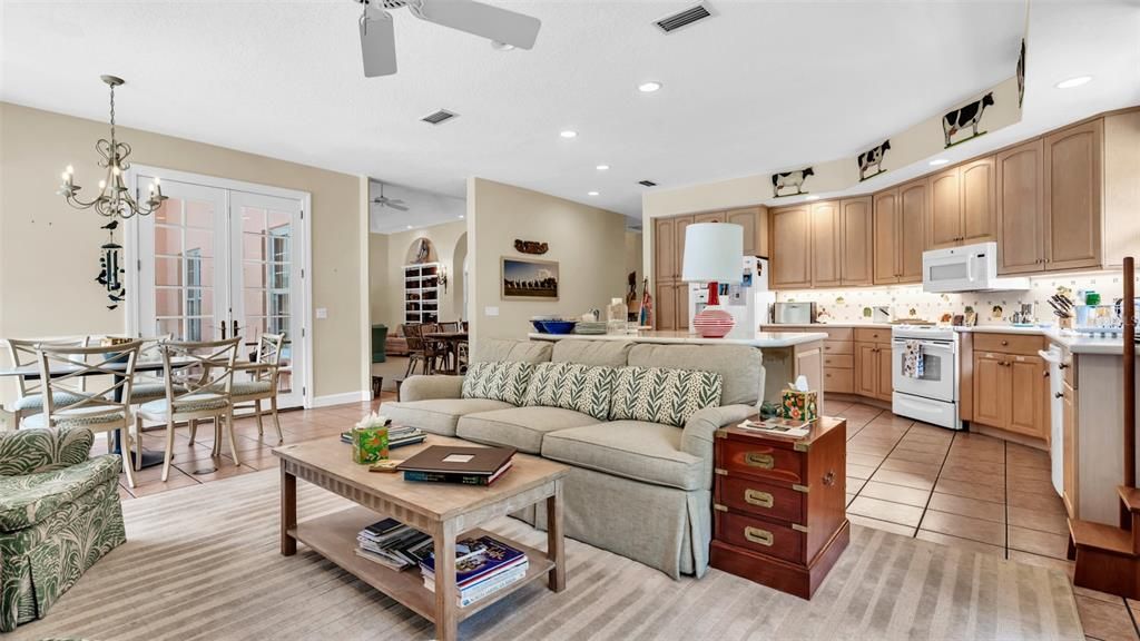 Chandelier, Dining room, Interior, Kitchen, Living room, Recessed Lighting