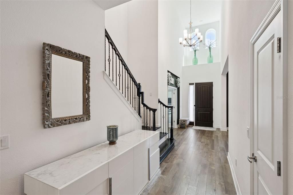 Chandelier, Interior, Wood Texture Flooring