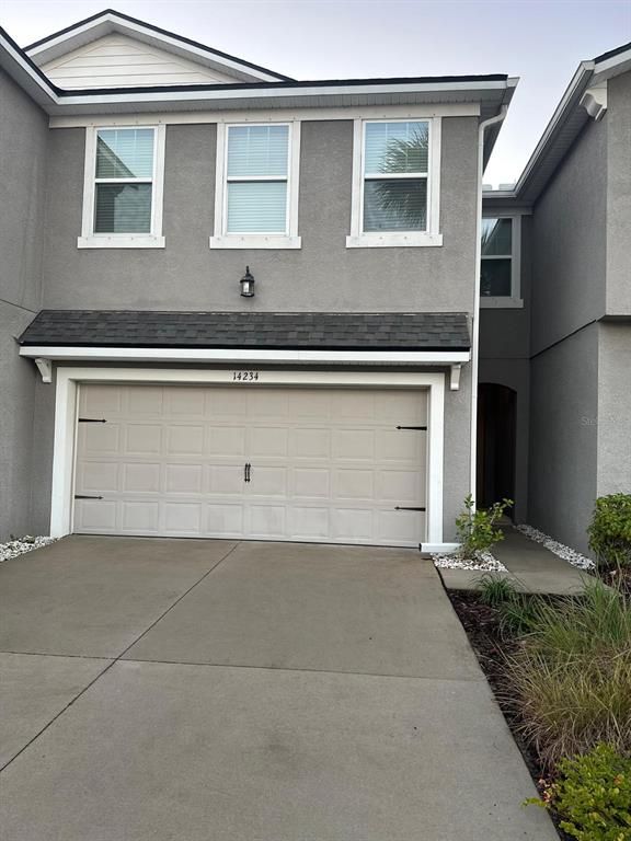 Attached, Exterior, Facade, Rowhouse