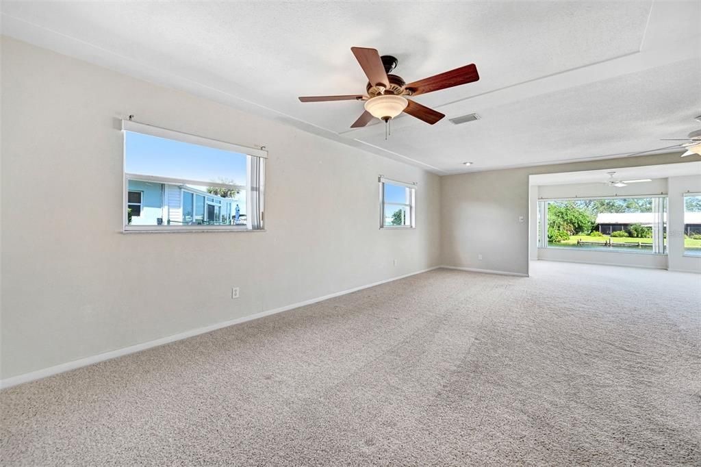 Empty room, Interior, Recessed Lighting