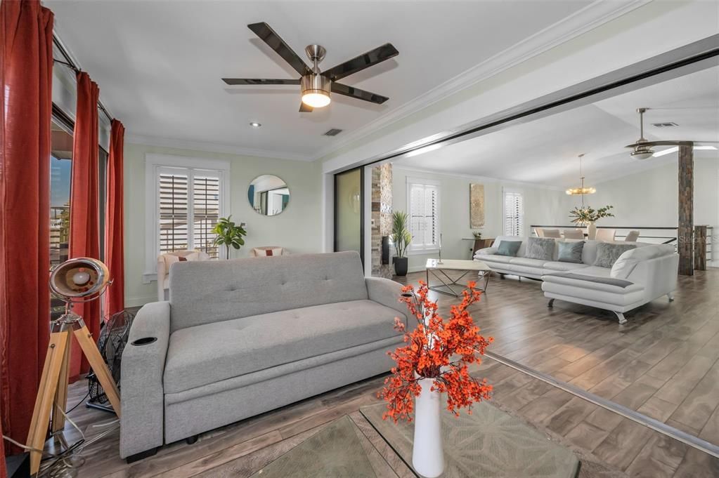 Dining room, Interior, Living room, Pendant Lights, Recessed Lighting, Wood Texture Flooring