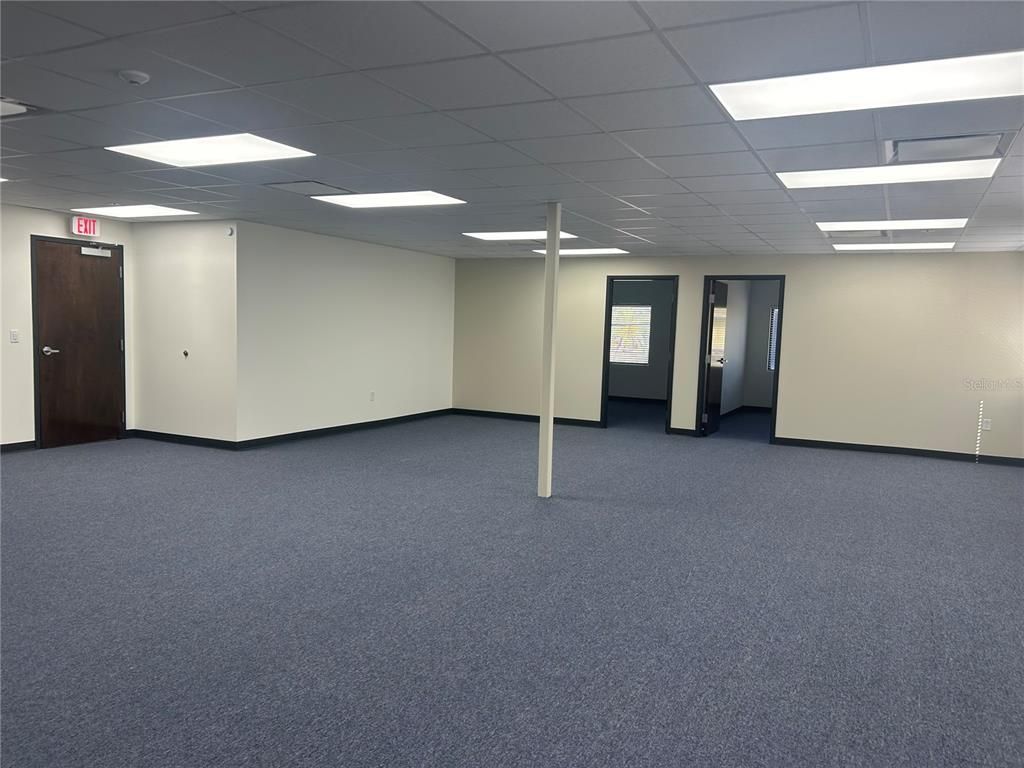 Empty room, Interior, Recessed Lighting