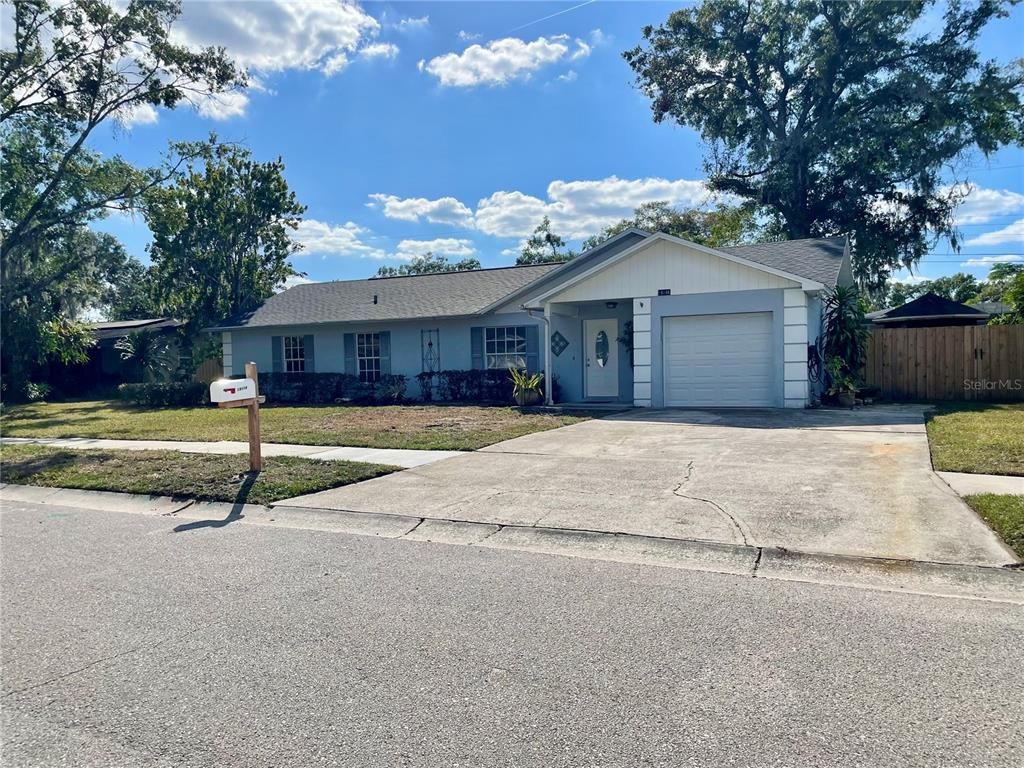 Attached, Exterior, Facade, Ranch