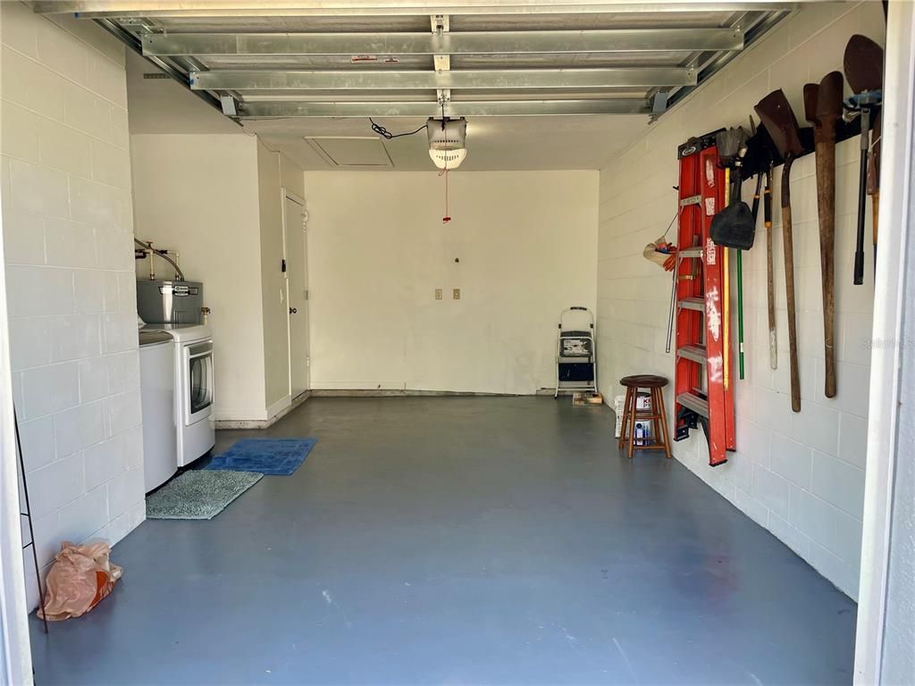 Garage, Interior