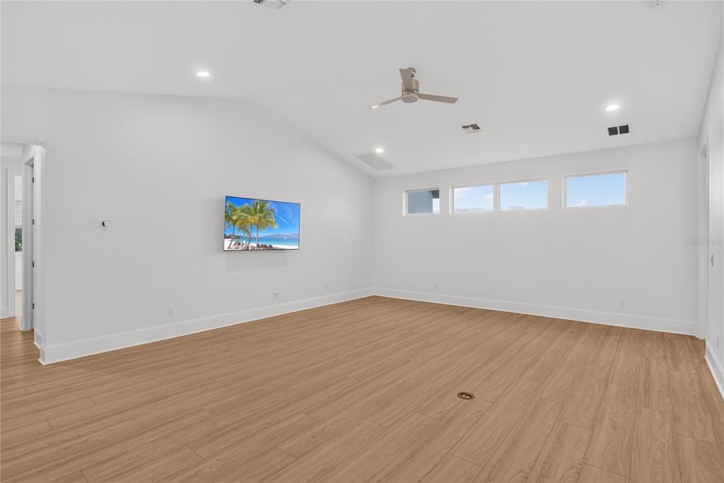 Empty room, Interior, Recessed Lighting, Wood Texture Flooring