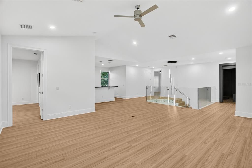 Empty room, Interior, Recessed Lighting, Wood Texture Flooring
