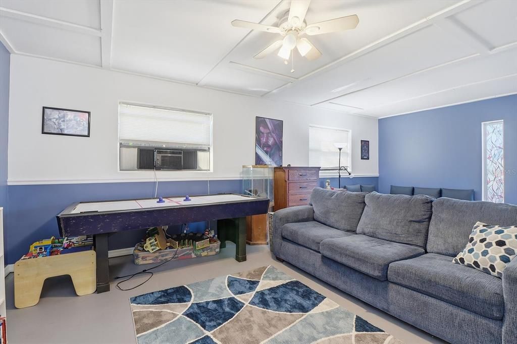 Billiard Table, Game Room, Interior, Living room