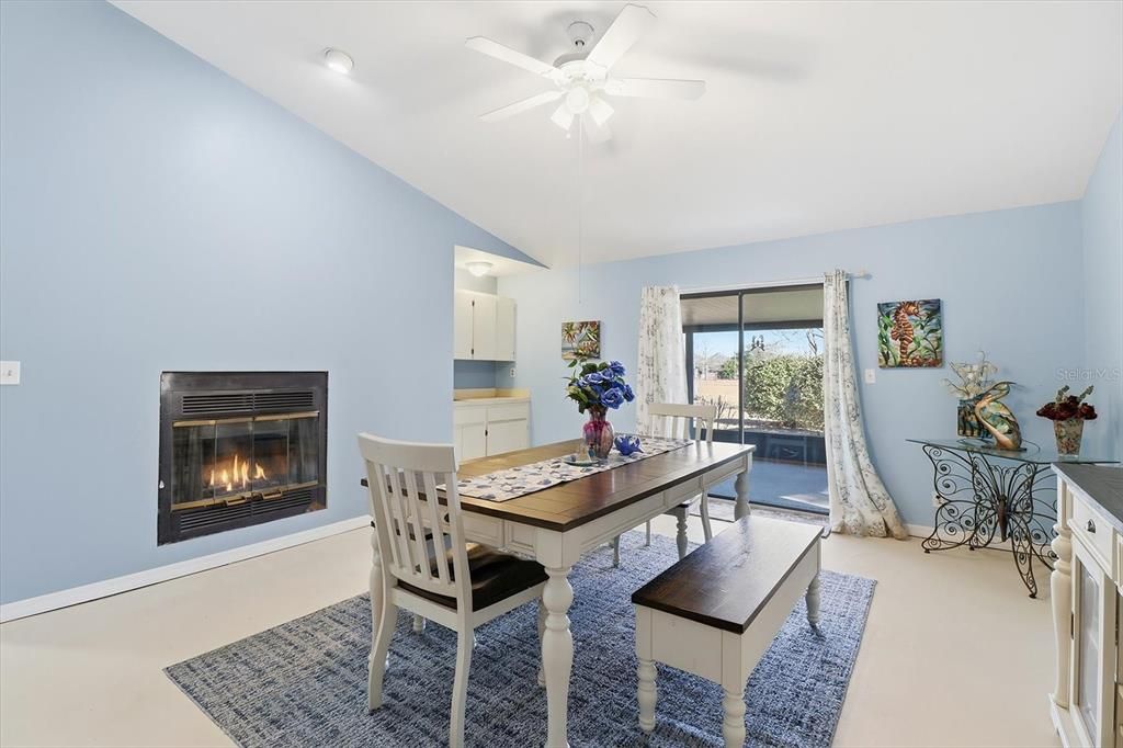 Dining room, Fireplace, Interior