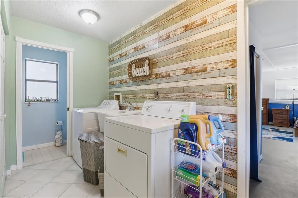 Interior, Washer, Wooden Walls