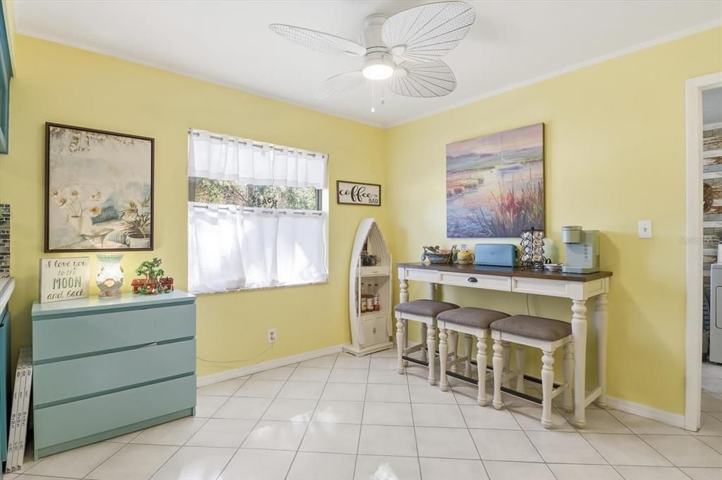 Home Office, Interior