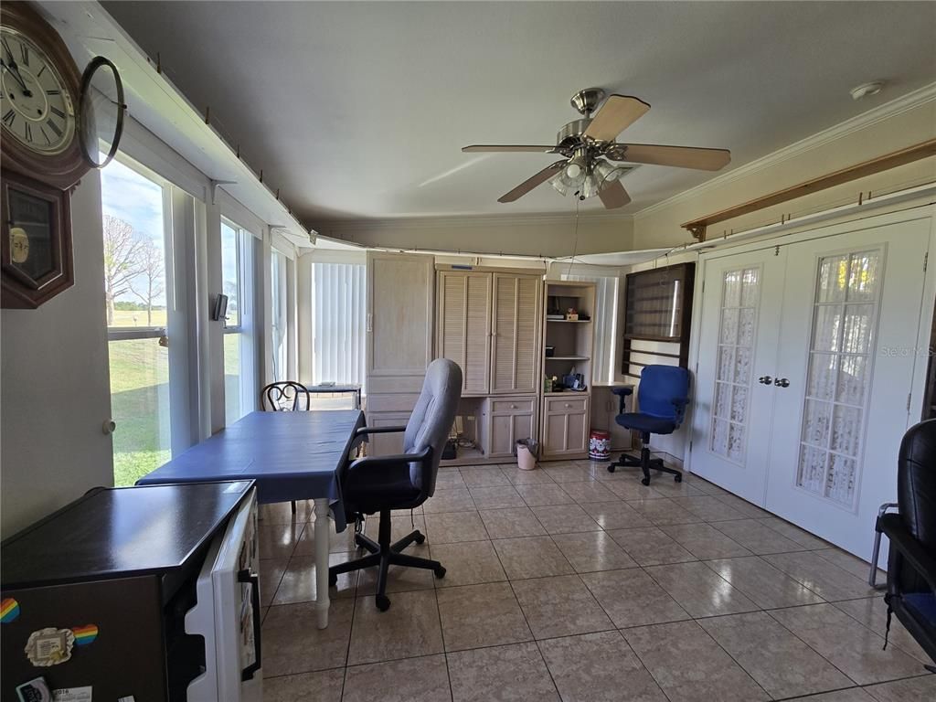 Home Office, Interior